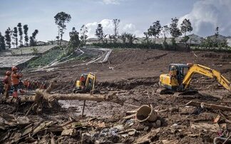 Pemprov Jabar Buat Tim Investigasi Kerusakan Alam soal Longsor Cisarua Pemprov Jabar Buat Tim Investigasi Kerusakan Alam soal Longsor Cisarua