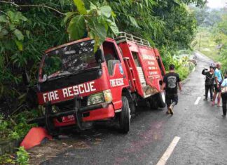 Akibat Mesin Mati di Tanjakan, Mobil Damkar Kota Banjar Terperosok ke Parit Akibat Mesin Mati di Tanjakan, Mobil Damkar Kota Banjar Terperosok ke Parit