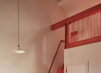 Esta casa adosada rompe las reglas del interiorismo tradicional con un lenguaje futurista (y sorprendentemente adictivo) Esta casa adosada rompe las reglas del interiorismo tradicional con un lenguaje futurista (y sorprendentemente adictivo)