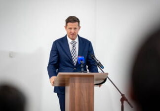 Președinte PNL de consiliu județean, atac la Bolojan. “Nu ne dorim ca sumele produse în comunitățile noastre să fie confiscate și nu vrem să avem mai puțină autonomie locală” VIDEO Președinte PNL de consiliu județean, atac la Bolojan. “Nu ne dorim ca sumele produse în comunitățile noastre să fie confiscate și nu vrem să avem mai puțină autonomie locală” VIDEO