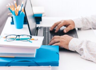 Smart working negato al lavoratore fragile, spetta il risarcimento per discriminazione Smart working negato al lavoratore fragile, spetta il risarcimento per discriminazione