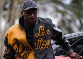 Colegii lui Radu Drăgușin au făcut accident înainte de meciul lui Tottenham din Liga Campionilor Colegii lui Radu Drăgușin au făcut accident înainte de meciul lui Tottenham din Liga Campionilor