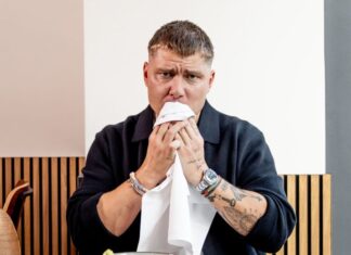 „Ich habe im Büro auf der Toilette gesessen und geweint“: Food-Influencer Andy Zingler über seinen Zick-Zack-Weg zum Erfolg „Ich habe im Büro auf der Toilette gesessen und geweint“: Food-Influencer Andy Zingler über seinen Zick-Zack-Weg zum Erfolg