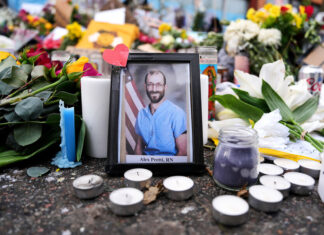 Gun-rights uproar encroaches on Trump immigration crackdown Gun-rights uproar encroaches on Trump immigration crackdown