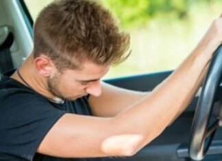 Su día de suerte: absuelven a un conductor sorprendido durmiendo en el arcén que dio positivo porque no le vieron conducir Su día de suerte: absuelven a un conductor sorprendido durmiendo en el arcén que dio positivo porque no le vieron conducir