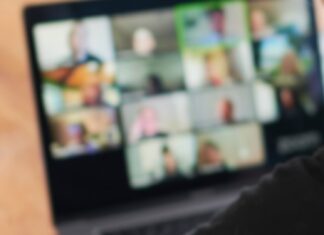 Supuesto Exalumno Ingresa a Clase en Línea e Insulta a Maestra en Chihuahua Supuesto Exalumno Ingresa a Clase en Línea e Insulta a Maestra en Chihuahua