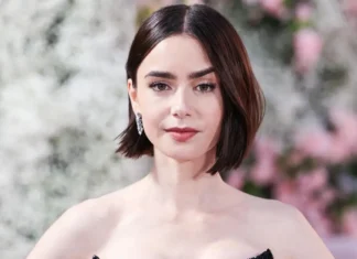 Lily Collins, de Emily en ParĂs, a su padre, el cantante Phil Collins: “Te perdono” Lily Collins, de Emily en ParĂs, a su padre, el cantante Phil Collins: “Te perdono”
