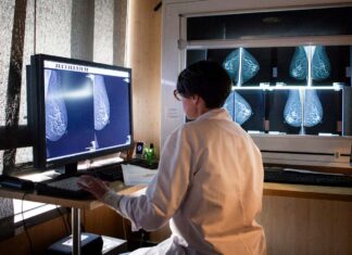 AI-assisted mammograms cut risk of developing aggressive breast cancer AI-assisted mammograms cut risk of developing aggressive breast cancer