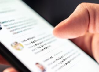 Kommentare professionell beantworten: 4 Prompts für das Community-Management Kommentare professionell beantworten: 4 Prompts für das Community-Management