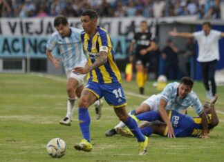 En Central, la jerarquía de Di María no entiende de malos campos de juego En Central, la jerarquía de Di María no entiende de malos campos de juego