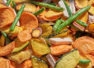 Zacskón túl: zöldségcsipsz könyv mellé Zacskón túl: zöldségcsipsz könyv mellé