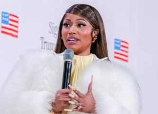 Okay! Nicki Minaj Brings Pink Vibes To The White House With Viral ‘Beez In The Trap’ Challenge (VIDEO) Okay! Nicki Minaj Brings Pink Vibes To The White House With Viral ‘Beez In The Trap’ Challenge (VIDEO)