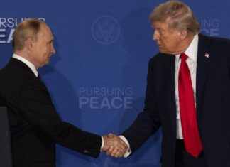 Il Cremlino ridimensiona la tregua chiesta dagli Usa: “Solo fino a domenica”. E punta a nuovi negoziati. Trump: “Putin e Zelensky si odiano, ma accordo vicino” Il Cremlino ridimensiona la tregua chiesta dagli Usa: “Solo fino a domenica”. E punta a nuovi negoziati. Trump: “Putin e Zelensky si odiano, ma accordo vicino”