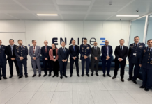 ENAIRE recibe al JEMA en su Centro de Control de Madrid ENAIRE recibe al JEMA en su Centro de Control de Madrid