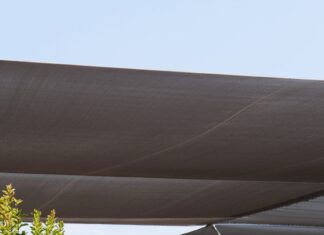 Growers turn to netting to save crops from heatwave sunburn Growers turn to netting to save crops from heatwave sunburn