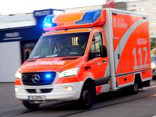 Kinder bei Verkehrsunfällen in Berlin verletzt: Zwei Mädchen gehen bei Rot und werden von Auto angefahren Kinder bei Verkehrsunfällen in Berlin verletzt: Zwei Mädchen gehen bei Rot und werden von Auto angefahren