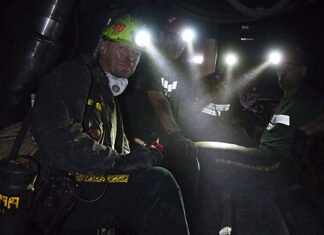 Fajront po 244 letech. Horníci z Karvinska naposledy rubali tuzemské černé uhlí Fajront po 244 letech. Horníci z Karvinska naposledy rubali tuzemské černé uhlí