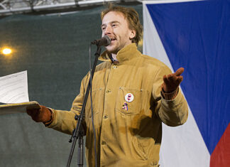 Milion chvilek rozšiřuje demonstraci na podporu Pavla. Zájem je obrovský, hlásí Milion chvilek rozšiřuje demonstraci na podporu Pavla. Zájem je obrovský, hlásí