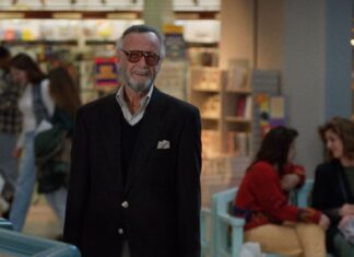 5 Non-Comic Book Movies Where Comics Are Still Important 5 Non-Comic Book Movies Where Comics Are Still Important