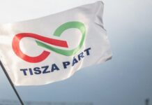 Óriási bukta a Tiszának: égőfáklya nénivel együtt is csak kb. 100-an tünciznek Budapesten Óriási bukta a Tiszának: égőfáklya nénivel együtt is csak kb. 100-an tünciznek Budapesten