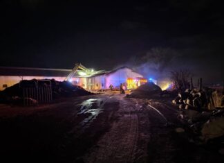 Brand på gård utanför Gärds Köpinge – en ko har blivit påkörd Brand på gård utanför Gärds Köpinge – en ko har blivit påkörd