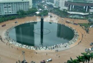 Peristiwa 1 Februari: Kilas Balik Banjir Besar Jakarta 2007 yang Tewaskan 80 Orang Peristiwa 1 Februari: Kilas Balik Banjir Besar Jakarta 2007 yang Tewaskan 80 Orang