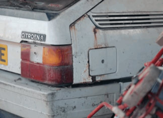 Citroen BX, descoperit după aproape 40 de ani într-un garaj. Povestea neașteptată din spatele mașinii desenate de Marcello Gandini (designer Lamborghini) Citroen BX, descoperit după aproape 40 de ani într-un garaj. Povestea neașteptată din spatele mașinii desenate de Marcello Gandini (designer Lamborghini)