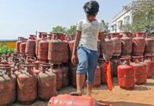 Prices of commercial LPG gas cylinder hiked by ₹49 starting Feb 1 — check rates in Delhi, Mumbai, Chennai, Kolkata Prices of commercial LPG gas cylinder hiked by ₹49 starting Feb 1 — check rates in Delhi, Mumbai, Chennai, Kolkata