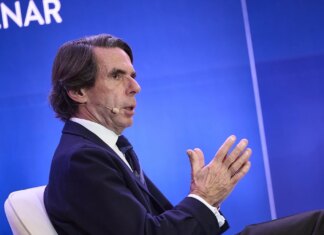 Los nuevos archivos del ‘caso Epstein’ señalan un pago de 1.050 dólares y el envío de dos paquetes a José María Aznar Los nuevos archivos del ‘caso Epstein’ señalan un pago de 1.050 dólares y el envío de dos paquetes a José María Aznar