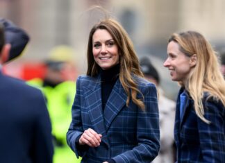 Kate Middleton Twins With Assistant Natalie Barrows Kate Middleton Twins With Assistant Natalie Barrows