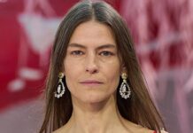 El gesto diario que puede mejorar la flacidez del cuello (y casi nadie hace) El gesto diario que puede mejorar la flacidez del cuello (y casi nadie hace)