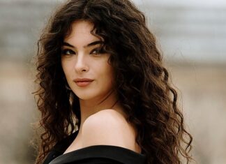 Cómo aumentar el brillo de tu cabello y conseguir un efecto espejo según los peluqueros Cómo aumentar el brillo de tu cabello y conseguir un efecto espejo según los peluqueros