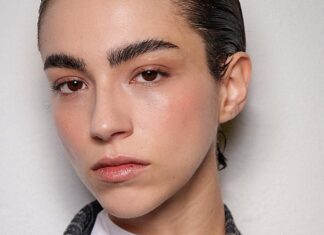 Siempre pensé que los contornos de ojos eran innecesarios hasta que probé estos ligeros y de rápida absorción Siempre pensé que los contornos de ojos eran innecesarios hasta que probé estos ligeros y de rápida absorción