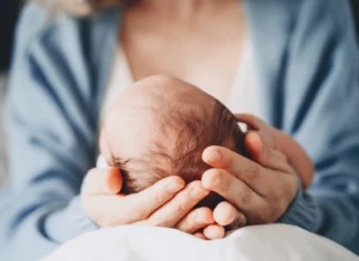 ”Aurul lichid” pentru bebeluși, explicat de un profesor de la Arizona State University – de ce e atât de valoros ”Aurul lichid” pentru bebeluși, explicat de un profesor de la Arizona State University – de ce e atât de valoros