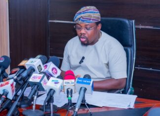 Osun LG crisis: Assembly warns banks, others over alleged diversion of funds Osun LG crisis: Assembly warns banks, others over alleged diversion of funds