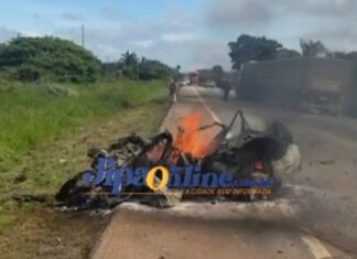 Grave colisão entre carro e caminhão na BR-364 deixa quatro vítimas. Grave colisão entre carro e caminhão na BR-364 deixa quatro vítimas.