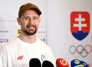 Všetci sme kamaráti, hovorí líder. Dúfa, že Slafkovského prihrávky prídu aj k nemu Všetci sme kamaráti, hovorí líder. Dúfa, že Slafkovského prihrávky prídu aj k nemu