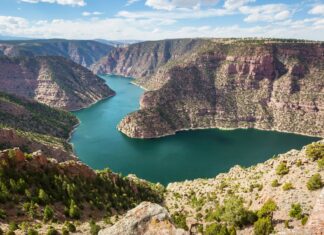 The Green River flows ‘uphill.’ Geologists think they finally know why. The Green River flows ‘uphill.’ Geologists think they finally know why.