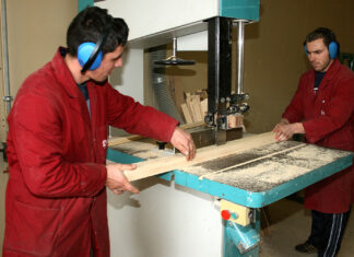 Zaposlenih u industriji 3,2 posto manje nego prije godinu dana Zaposlenih u industriji 3,2 posto manje nego prije godinu dana