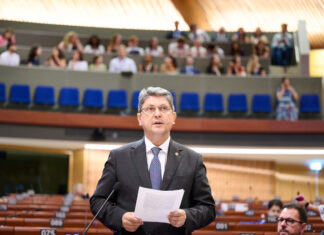 Ziarul News: Apelul senatorului Titus Corlățean cu privire la respectarea dreptului la educație în limba maternă pentru etnicii români din Ucraina Ziarul News: Apelul senatorului Titus Corlățean cu privire la respectarea dreptului la educație în limba maternă pentru etnicii români din Ucraina