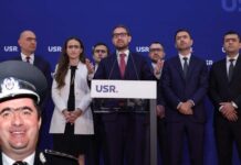 Tot mai mulți useriști își fac implant de păr între sprâncene ca să semene cu idolul lor, Bolojan Tot mai mulți useriști își fac implant de păr între sprâncene ca să semene cu idolul lor, Bolojan