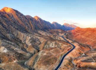 Ormuz : quand le sous-sol dicte la guerre du XXe et XXIe siècle… depuis des centaines de millions d’années Ormuz : quand le sous-sol dicte la guerre du XXe et XXIe siècle… depuis des centaines de millions d’années