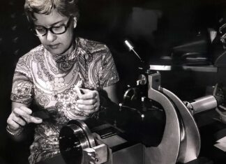 Elle a découvert la matière noire mais n’a jamais reçu le prix Nobel : qui est Vera Rubin ? Elle a découvert la matière noire mais n’a jamais reçu le prix Nobel : qui est Vera Rubin ?