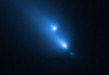 Hubble Captures Breakup of Comet C/2025 K1 (ATLAS) Hubble Captures Breakup of Comet C/2025 K1 (ATLAS)