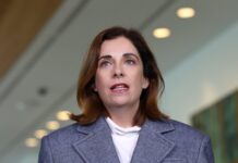 New rules force Telstra to shrink coverage maps by 1 million square km New rules force Telstra to shrink coverage maps by 1 million square km